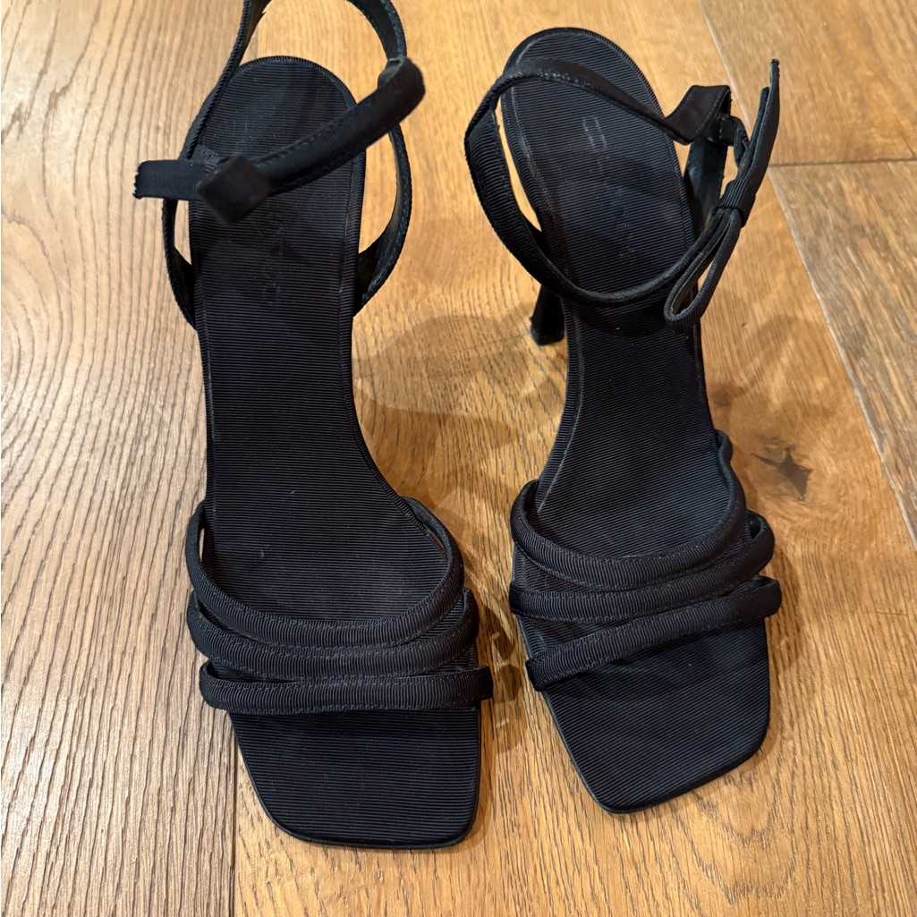 Nursace Sandals With Bow Size 39